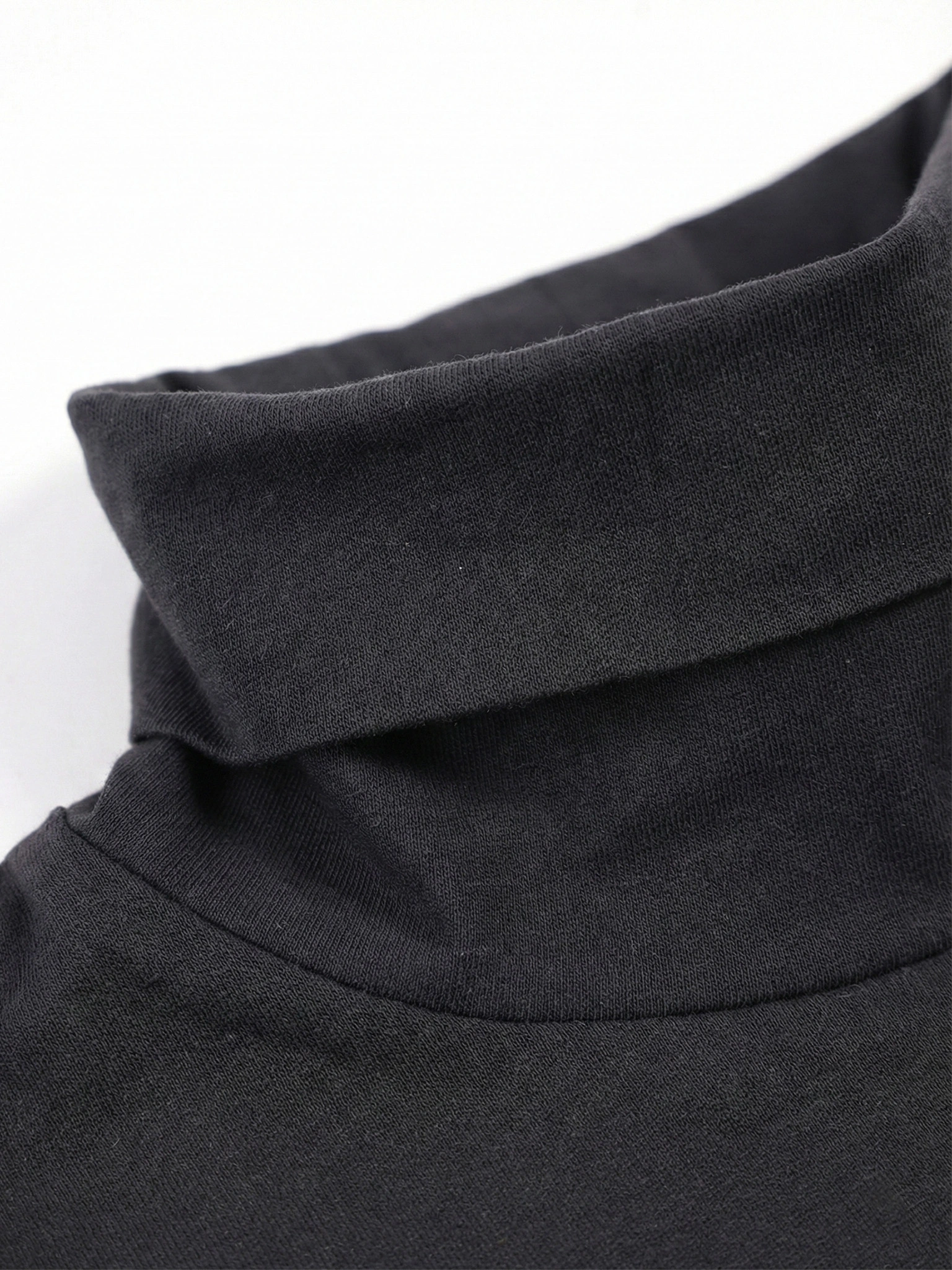 Водолазка черного цвета из смесового хлопка